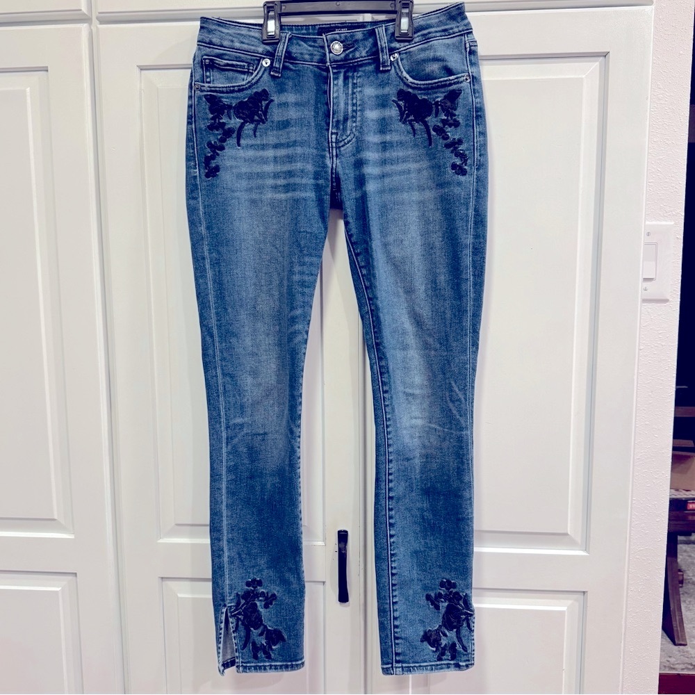 Lucky Brand Lolita Skinny- Women's Blue Jeans with Black Floral Embroidery Size - Picture 1 of 9
